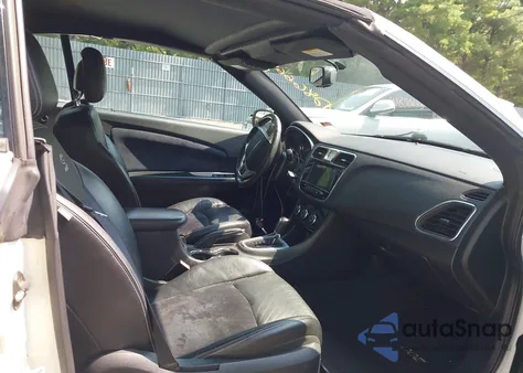 2013 Chrysler 200 S z USA, uszkodzony, nr VIN 1C3BCBGG9DN683537